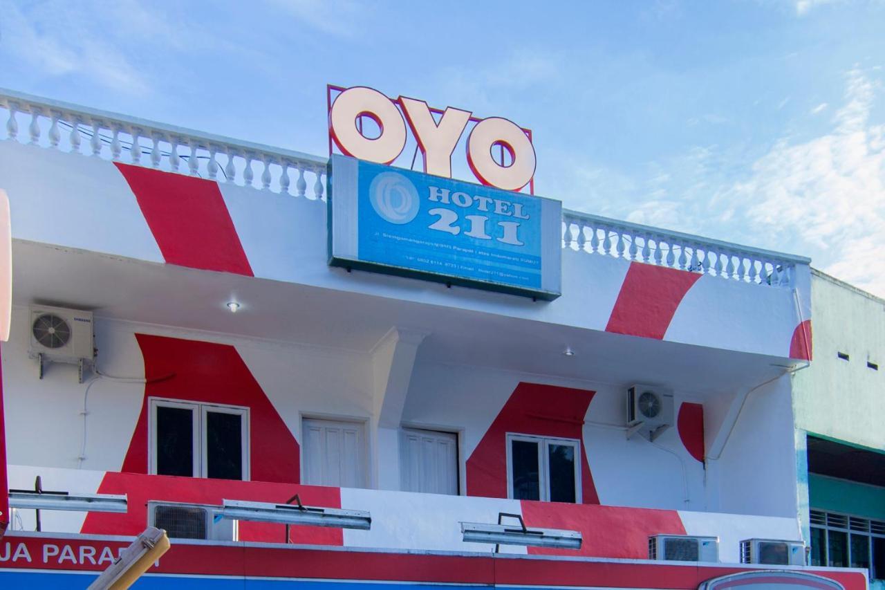 Oyo 2045 Hotel 211 Parapat Eksteriør bilde