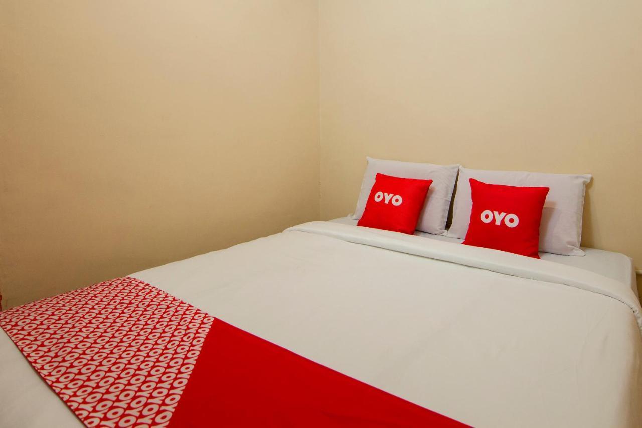 Oyo 2045 Hotel 211 Parapat Eksteriør bilde